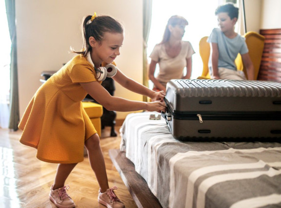 Interconnected hotel rooms booking engine